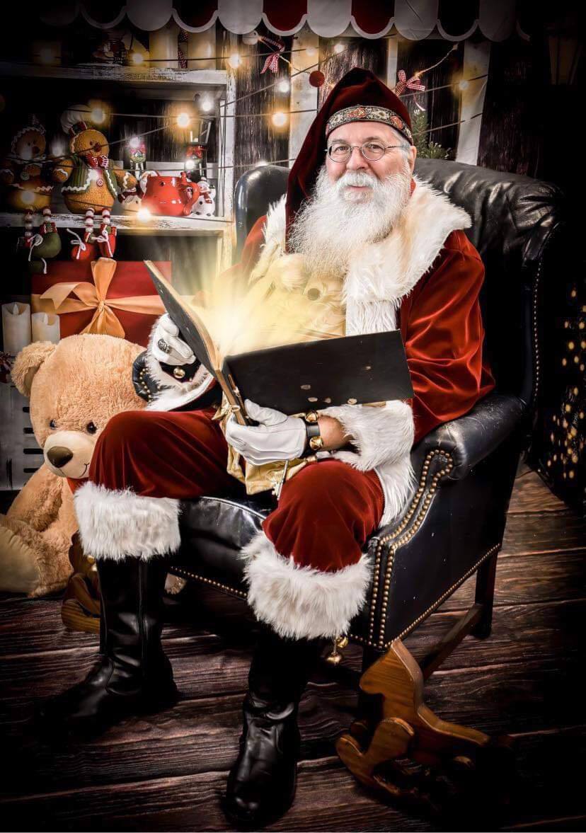 Professional Santa Claus in Detroit Michigan storybook holiday appearance